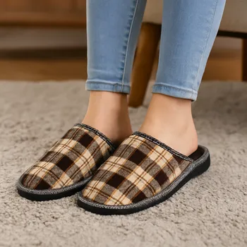 Dámské pantofle Dámské pantofle kostkované-světle hnědé Velikost dámská obuv: EU 36