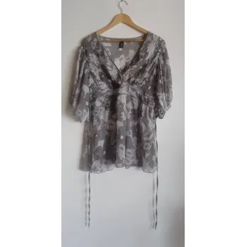 Lehká květovaná halenka H&M