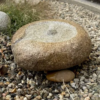 Zahradní dekorace HOLAS Lighting Vodní prvek Bublina z přírodního labského kamene s autorským pítkem od Václav Holase
