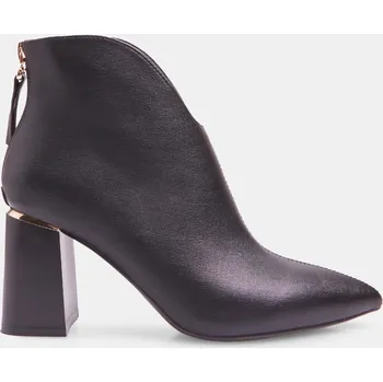 Dámská zimní obuv Baťa dámské vysoké kotníkové boty černé, vel. 36