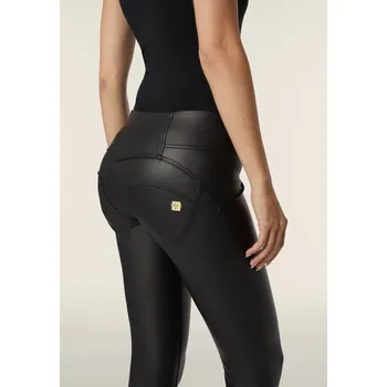 Dámské kalhoty Freddy kalhoty FAUX-leather kožené v černé barvě, tři knoflíčky, střední pas, skinny střih Vybraná velikost: L