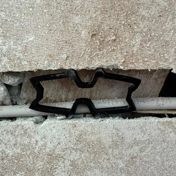 DUOCLIPS KABELOVÁ PŘÍCHYTKA (ŠÍŘKA DRÁŽKY 22-50MM) BAL.100KS