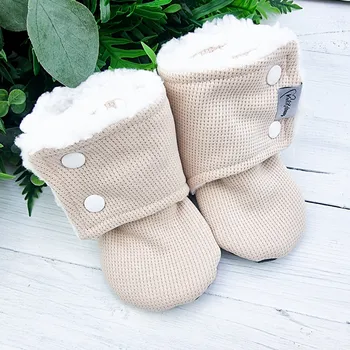 Capáčky Kulišárny Capáčky barefoot s beránkem wafle CAPPUCCINO VELIKOST: 5 délka stélky: 15cm