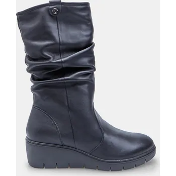 Dámská zimní obuv Baťa kotníková bota z kůže s klínem a nařaseným svrškem černé, vel. 38