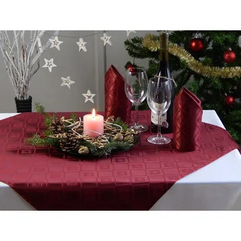 Vánoční dekorace HEDVA ČESKÝ BROKÁT Ubrus Odaska 77x77 zvonek v rámečku vínová