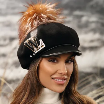 Čepice KRUMLOVANKA Černá dámská zimní čepice s kšiltem a bambulí W-0536/018