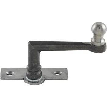 Okenní klika Okenní obrtlík železný na hranaté, vyosené podložce, 25 mm, černá litina surová