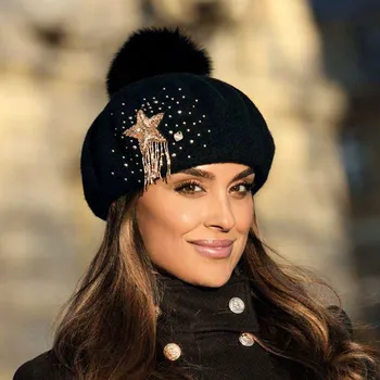 Čepice KRUMLOVANKA Dámský baret s bambulí W-0048/018 černý