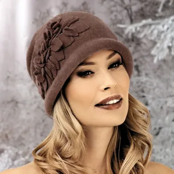 Čepice KRUMLOVANKA Dámský zimní čepice W-0055/867 hnědá