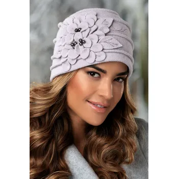 Čepice KRUMLOVANKA Světle šedá zimní dámská čepice s kvítky W-0698/640