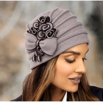 Čepice KRUMLOVANKA Dámská zimní čepice W-0118/308 šedá