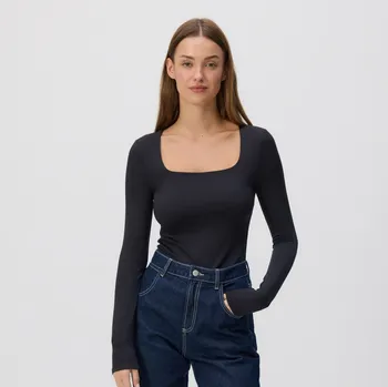 Dámské tričko Reserved - Body s hranatým výstřihem - černý - ZH839-99X - ZH839-99X-XS