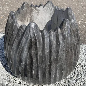 Zahradní dekorace Kamenný květináč Tulip z vápence šedo-černý – menší 45 cm a větší 70 cm Velikost: Výška 45 cm x Ø 50