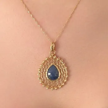 Přívěsek Lillian Vassago Exkluzivní zlatý přívěsek se safírem LLV22-GP302ST