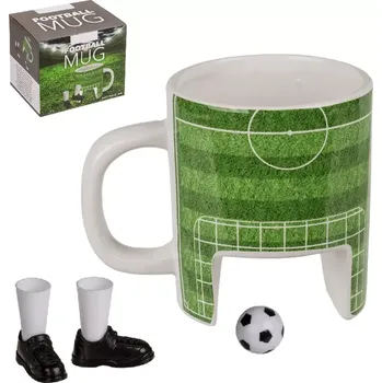 Fotbalový hrnek s brankou, míčkem a návleky – dárek pro fotbalové fanoušky