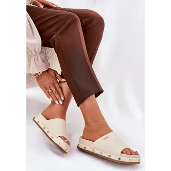 Dámské polobotky Dámské pantofle na platformě s cvočky Big Star – béžové Velikost: 38