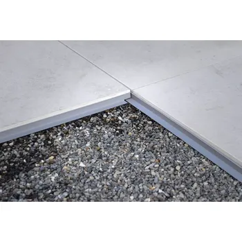 Spárovací profil pod dlažbu "SPARFIX" 2000 MM (Ral 1001 caramel) (Plastový spárovací profil pod keramickou 20 mm dlažbu do štěrku, délka 2000 mm, výška 13 mm, spára 3 mm, světlé šedá RAL 7038, caramel RAL 1001)