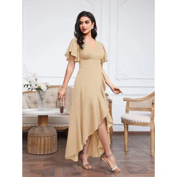 Dámské šaty Dlouhé černé šaty s rozparkem a volánky pro elegantní příležitost Barva: Aprikotová, Velikost: L