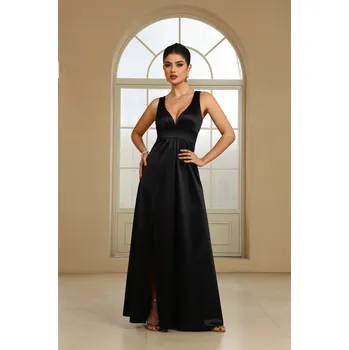 Dámské šaty Dlouhé elegantní šaty s hlubokým výstřihem a rozparkem pro večer Barva: Černá, Velikost: XS