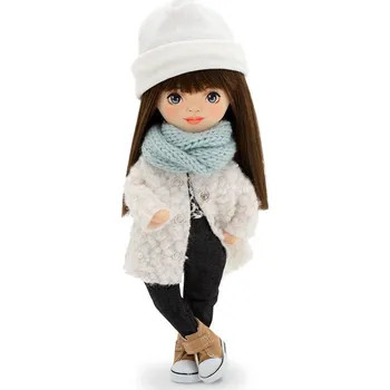 Panenka Panenka Sophie v bílém huňatém kabátku od firmy ORANGE TOYS (Sophie in a White Fur Coat - 32 cm)