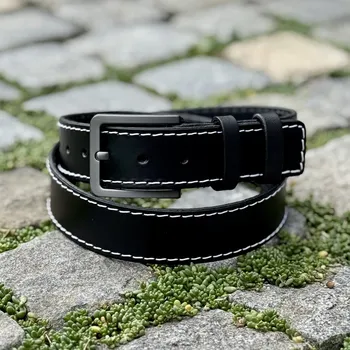 Opasek Kožeťuci Černý opasek prošívaný s matnou sponou Rozměry opasku: Obvod pasu: 85 cm (Celková délka: 100cm)