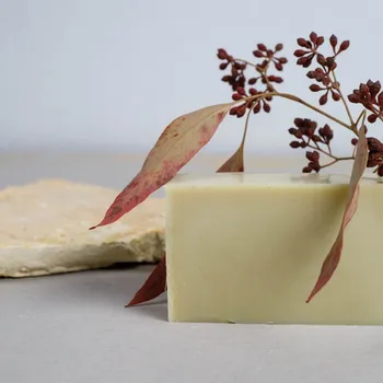 Mýdlo Alma mýdlo přírodní s konopným olejem a zeleným jílem Svěže 110g