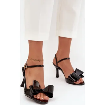 Dámské sandále Lakované sandály na podpatku s mašlí Noliva Barva: Černá, Velikost: 41