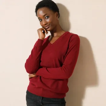 Dámský svetr Pulovr s výstřihem do V a příměsí vlny bordó 46/48