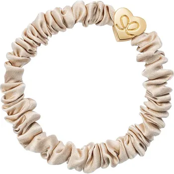By Eloise London Gold Heart Skinny Silk Scrunchie barva Sand