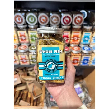 Pamlsek pro psa KIWI WALKER - MRAZEM SUŠENÉ CELÉ RYBY 70 G