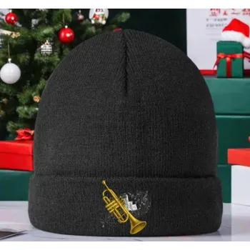 Malá černá pletená čepice s potiskem trumpety