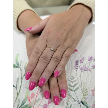 Prsten Zlatý dámský prsten otevřený s perlou a zirkony Velikost prstenu: 55, Váha: 1,45 g, Ryzost: 14kt (585/1000)