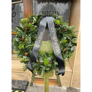 Smuteční dekorace Květiny Strašnice věnec Lesní klid 60 cm