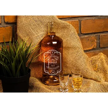 Láhev Glass Dárková skleněná láhev s panáky - Nejlepší ročník, se jménem