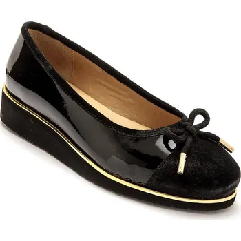 Dámské pantofle PédiConfort PEDICONFORT Kožené lakované baleríny na klínku černá 40