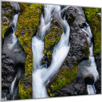 Kuchyňská linka Glasdekor Sklo do kuchyně řeka tekoucí po skále Rozměry skla do kuchyně: 52 x 60 cm