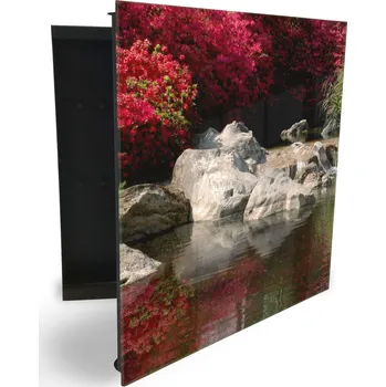 Skříňka na klíč Glasdekor skříňka na klíče - keře s červenými květy nad řekou s kameny Otevírání: Levé, Barva skříňky: Bílá