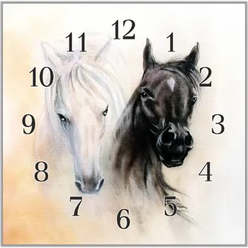Hodiny Glasdekor Nástěnné hodiny 30x30cm bílá a černá hlava koně malované Materiál: plexi