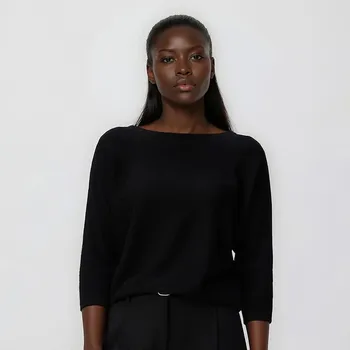 Dámský svetr Reserved - Svetr s&nbsp;rukávy ve stylu kimona - černý - 035GS-99X - 035GS-99X-S