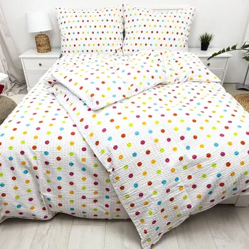 Povlečení Francouzské krepové povlečení Puntíky malé Zapínání: zip, Velikost polštáře: 2x50x70, Velikost přikrývky: 220x200 Šev uprostřed