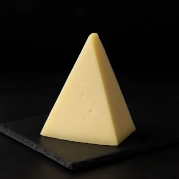 Sýr Tyrolský cca 250g