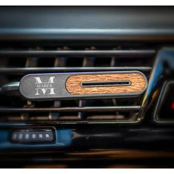 Vůně do auta Luxusní vůně do auta s gravírováním –⁠ šedá + 3 náplně