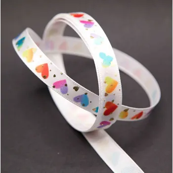 Stuha Saténová stuha barevnými srdíčky - bílá - šíře 0,9 cm