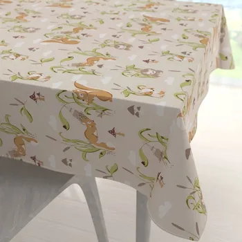 ubrus Dětský bavlněný čtvercový ubrus Sandra SA-695 Veverky a ježci na světle béžovém 40x40 cm