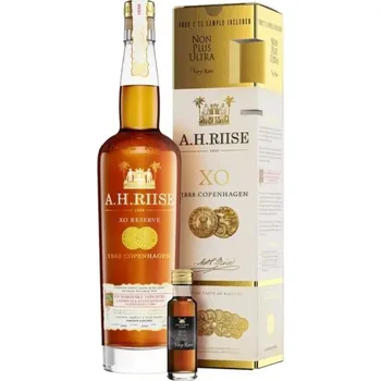 Rum A. H. Riise 1888 Gold Medal 40% 0,7 l (karton) + Miniatura A.H. Riise Non Plus Ultra