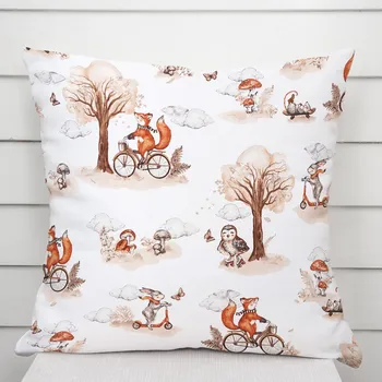 Povlak na dekorativní polštářek Dětský bavlněný povlak na polštář Sandra SA-696 Lišky na kolách - hnědé na bílém 40 x 40 cm