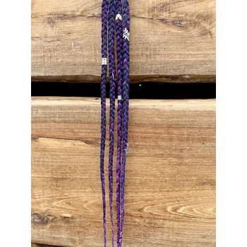 Fialové copánky s ozdobami - č.1