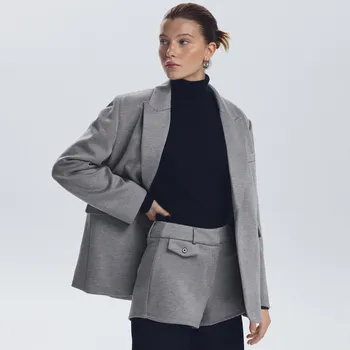 Reserved - Kraťasy s&nbsp;vysokým podílem viskózy - světle šedá - 878GA-09X - 878GA-09X-L