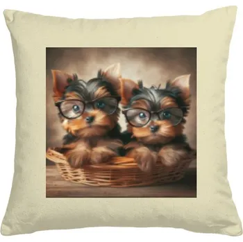 Dekorativní polštářek Polštář bavlněný s potiskem Jorkšíři v košíku – Malí Frajeři s Nadhledem
