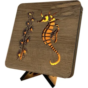 Lampička Li-Go "Mořský koník" lampa 19x19cm provedení povrchu: dub světlý